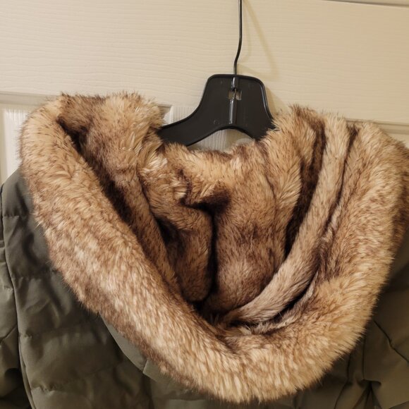 Abercrombie & Fitch Long Puffer Jacket - Picture 7 of 16